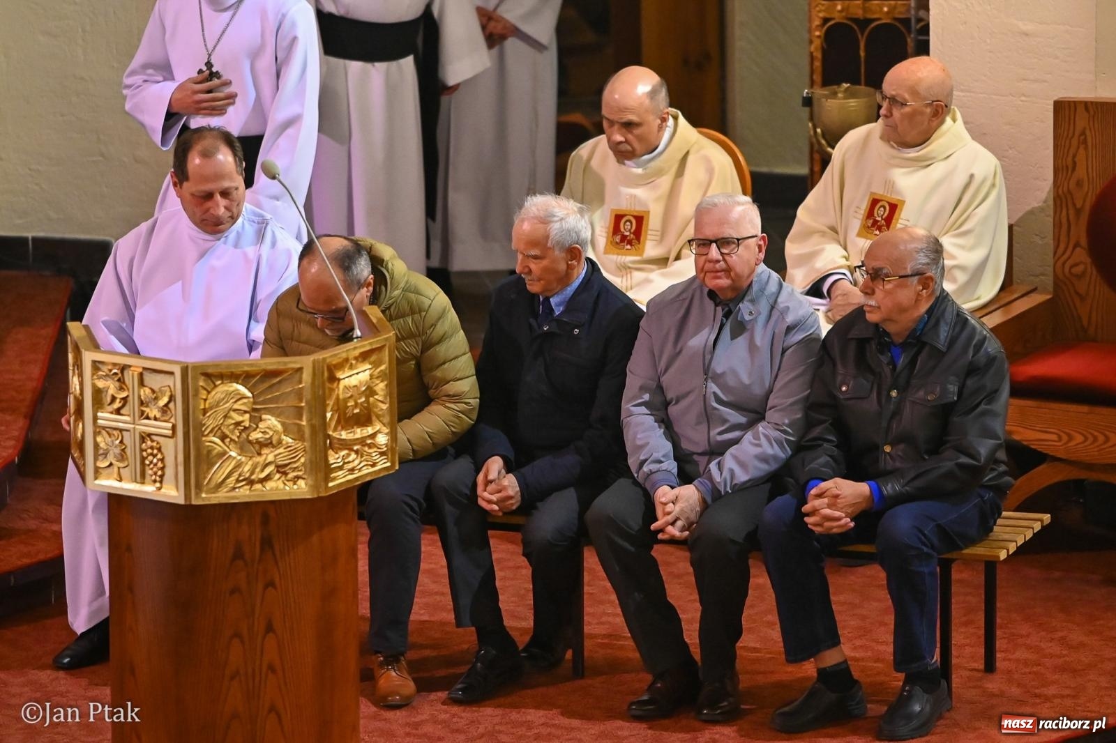 Zdjęcie w galerii na portalu naszraciborz.pl: Wielki Czwartek w kościele NSPJ – początek Triduum Paschalnego [FOTO] wiadomości z regionu