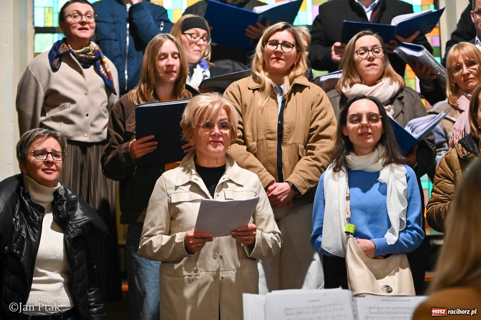 Zdjęcie w galerii na portalu naszraciborz.pl: Wielki Czwartek w kościele NSPJ – początek Triduum Paschalnego [FOTO] wiadomości z regionu