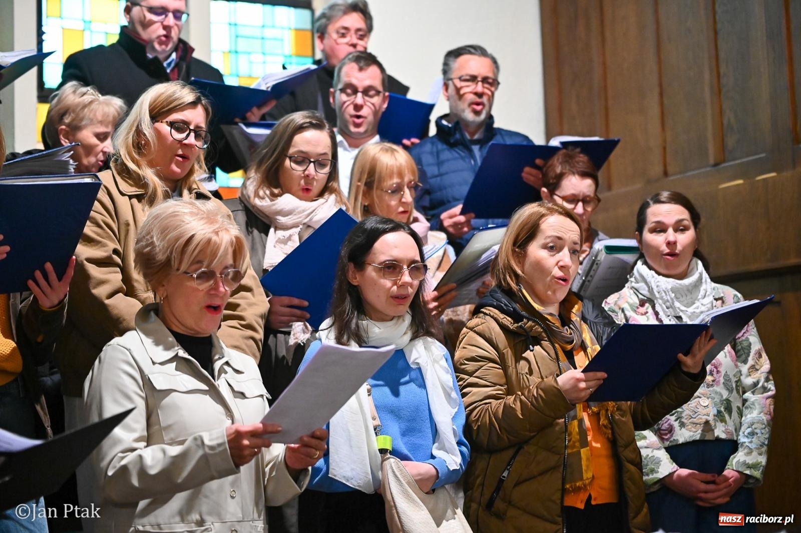 Zdjęcie w galerii na portalu naszraciborz.pl: Wielki Czwartek w kościele NSPJ – początek Triduum Paschalnego [FOTO] wiadomości z regionu