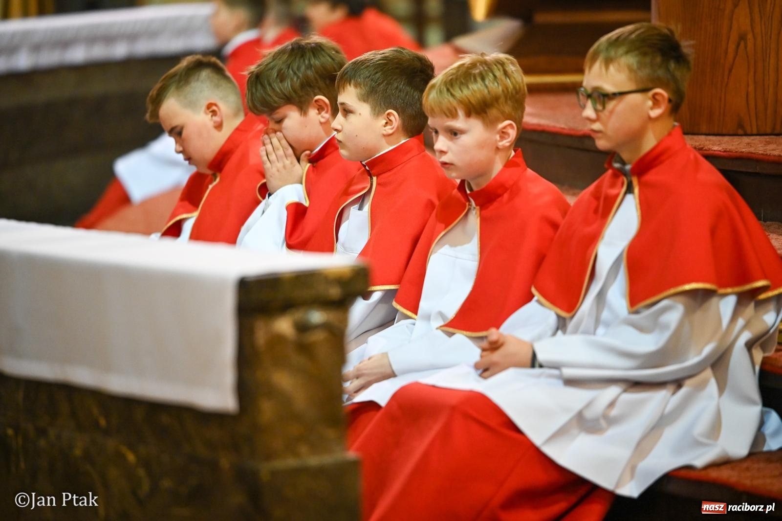 Zdjęcie w galerii na portalu naszraciborz.pl: Wielki Czwartek w kościele NSPJ – początek Triduum Paschalnego [FOTO] wiadomości z regionu