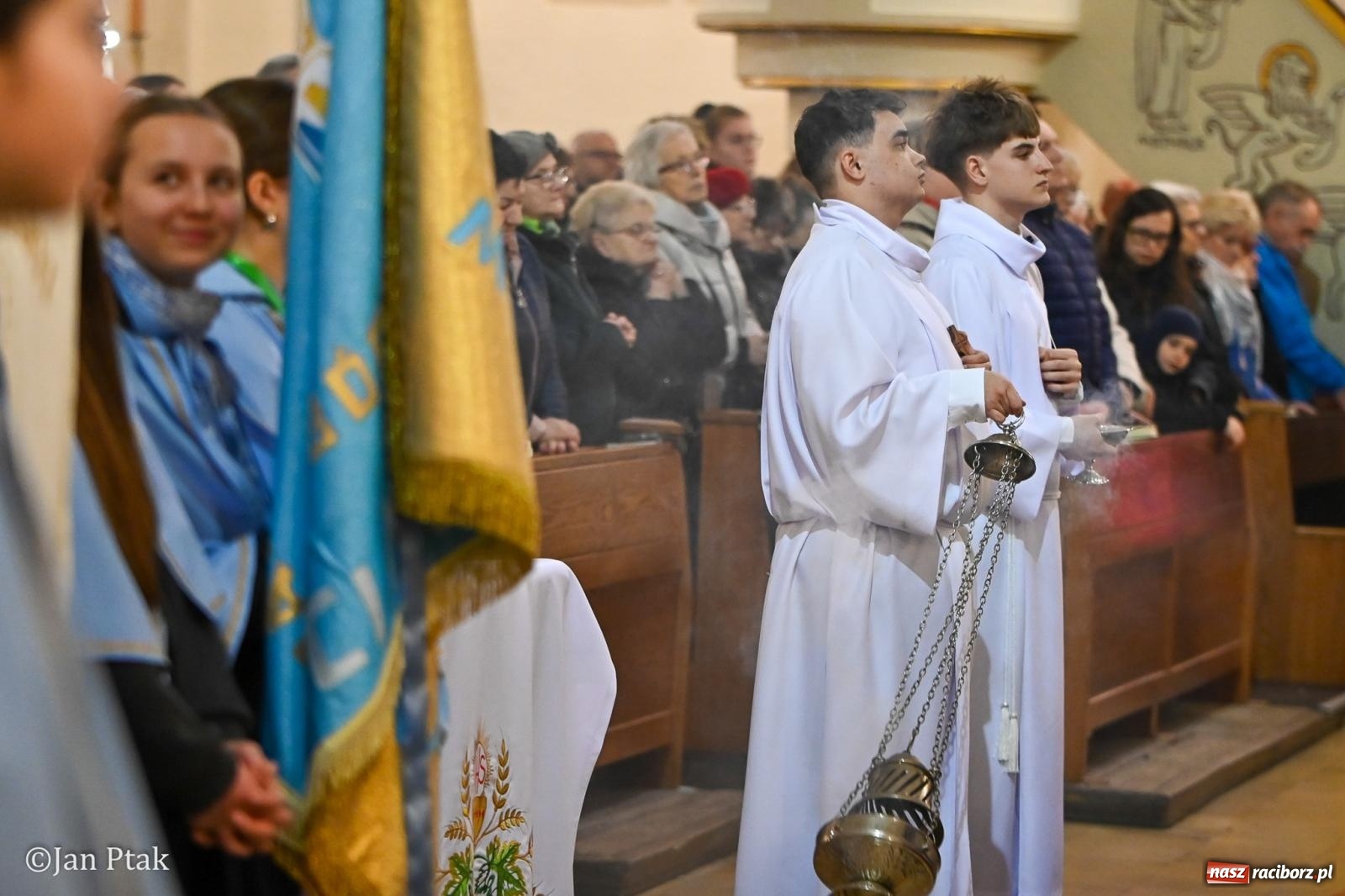 Zdjęcie w galerii na portalu naszraciborz.pl: Wielki Czwartek w kościele NSPJ – początek Triduum Paschalnego [FOTO] wiadomości z regionu
