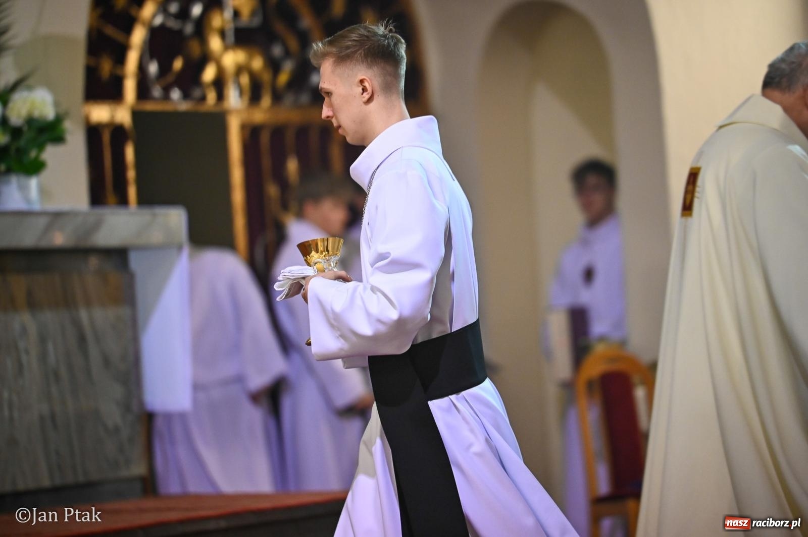 Zdjęcie w galerii na portalu naszraciborz.pl: Wielki Czwartek w kościele NSPJ – początek Triduum Paschalnego [FOTO] wiadomości z regionu