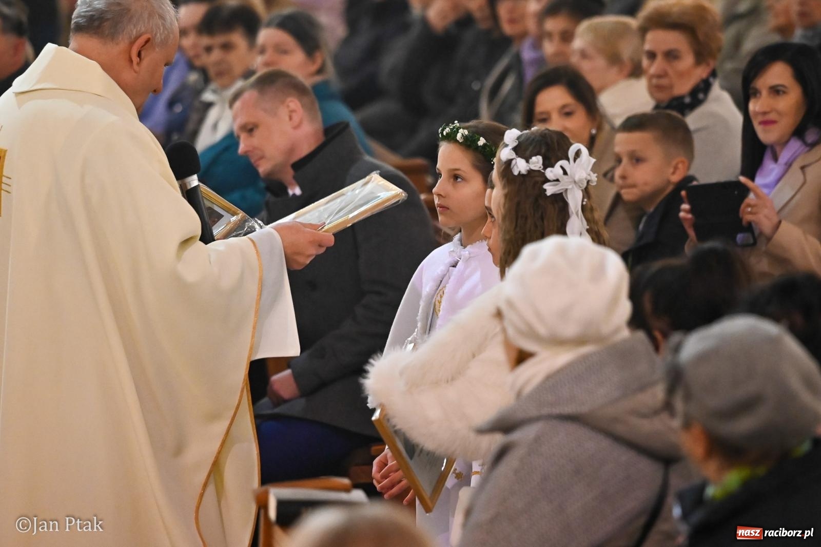 Zdjęcie w galerii na portalu naszraciborz.pl: Wielki Czwartek w kościele NSPJ – początek Triduum Paschalnego [FOTO] wiadomości z regionu