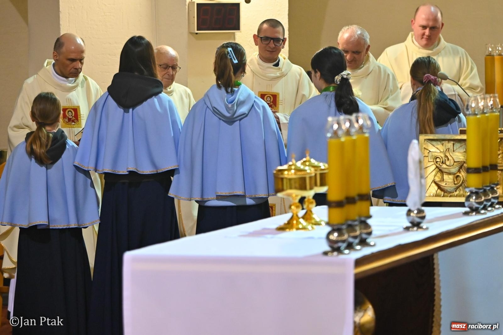 Zdjęcie w galerii na portalu naszraciborz.pl: Wielki Czwartek w kościele NSPJ – początek Triduum Paschalnego [FOTO] wiadomości z regionu