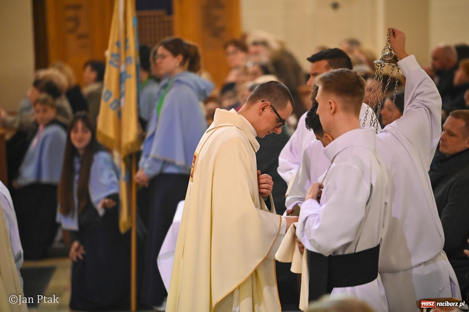Zdjęcie w galerii na portalu naszraciborz.pl: Wielki Czwartek w kościele NSPJ – początek Triduum Paschalnego [FOTO] wiadomości z regionu