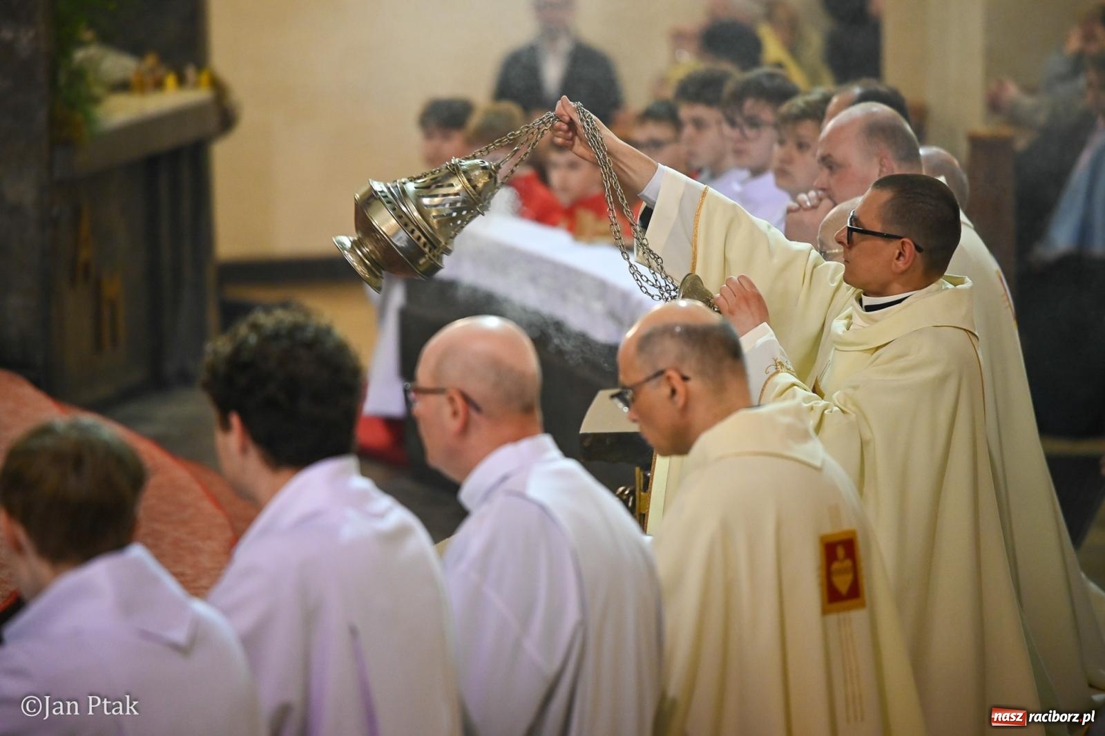Zdjęcie w galerii na portalu naszraciborz.pl: Wielki Czwartek w kościele NSPJ – początek Triduum Paschalnego [FOTO] wiadomości z regionu
