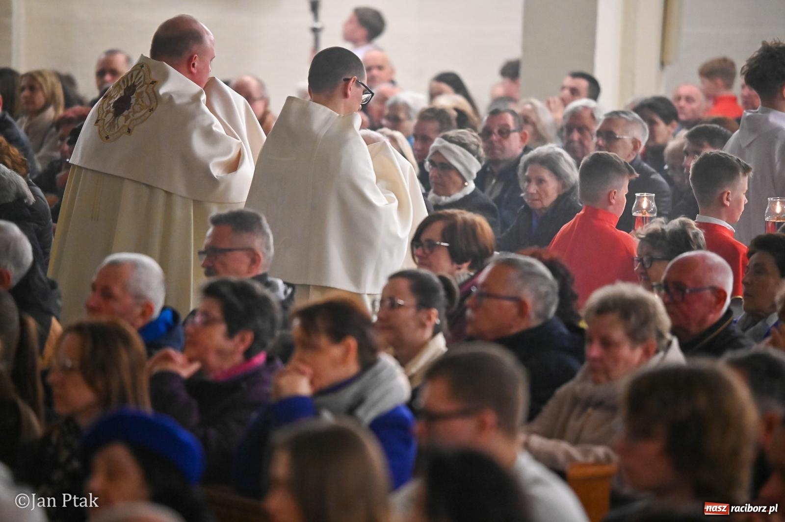 Zdjęcie w galerii na portalu naszraciborz.pl: Wielki Czwartek w kościele NSPJ – początek Triduum Paschalnego [FOTO] wiadomości z regionu