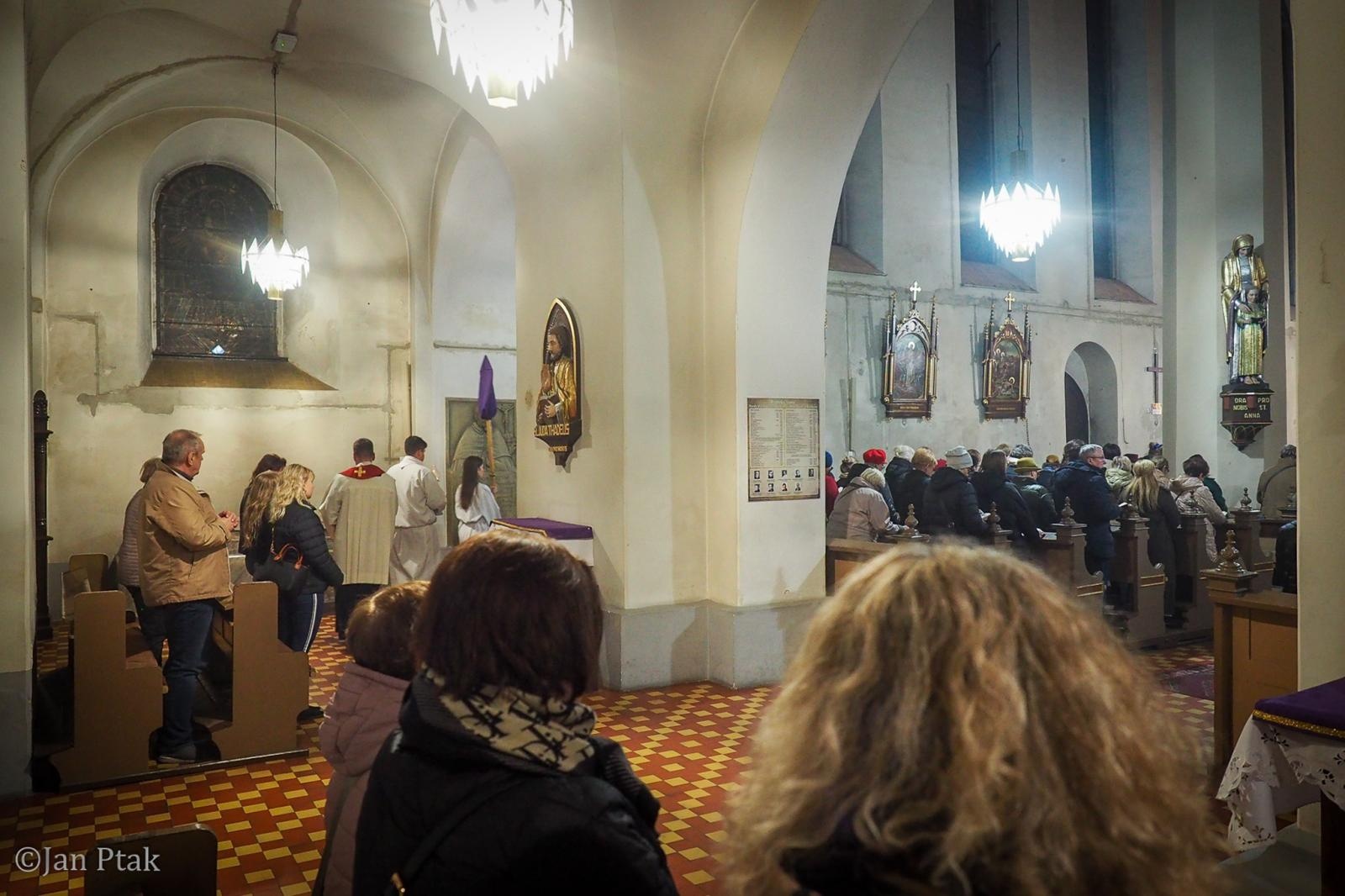 Zdjęcie w galerii na portalu naszraciborz.pl: Wielki Piątek – dzień ciszy, refleksji i zadumy [FOTO] wiadomości z regionu