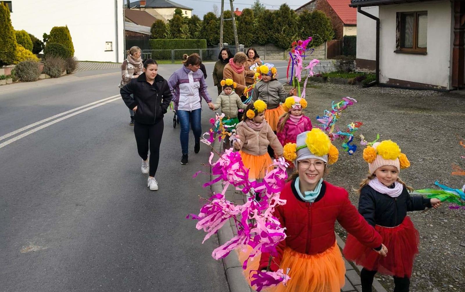 Zdjęcie w galerii na portalu naszraciborz.pl: Wiosenno-wielkanocne tradycje w Pietraszynie, Borucinie i Sudole wciąż żywe wiadomości z regionu