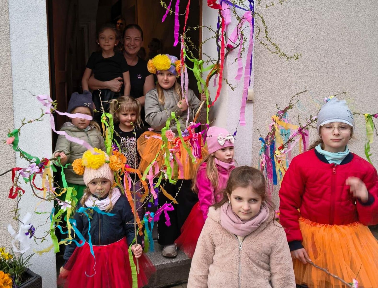 Zdjęcie w galerii na portalu naszraciborz.pl: Wiosenno-wielkanocne tradycje w Pietraszynie, Borucinie i Sudole wciąż żywe wiadomości z regionu