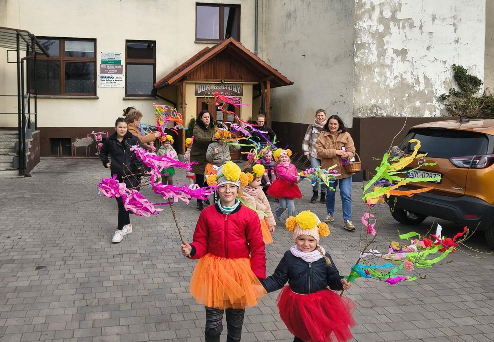 Zdjęcie w galerii na portalu naszraciborz.pl: Wiosenno-wielkanocne tradycje w Pietraszynie, Borucinie i Sudole wciąż żywe wiadomości z regionu