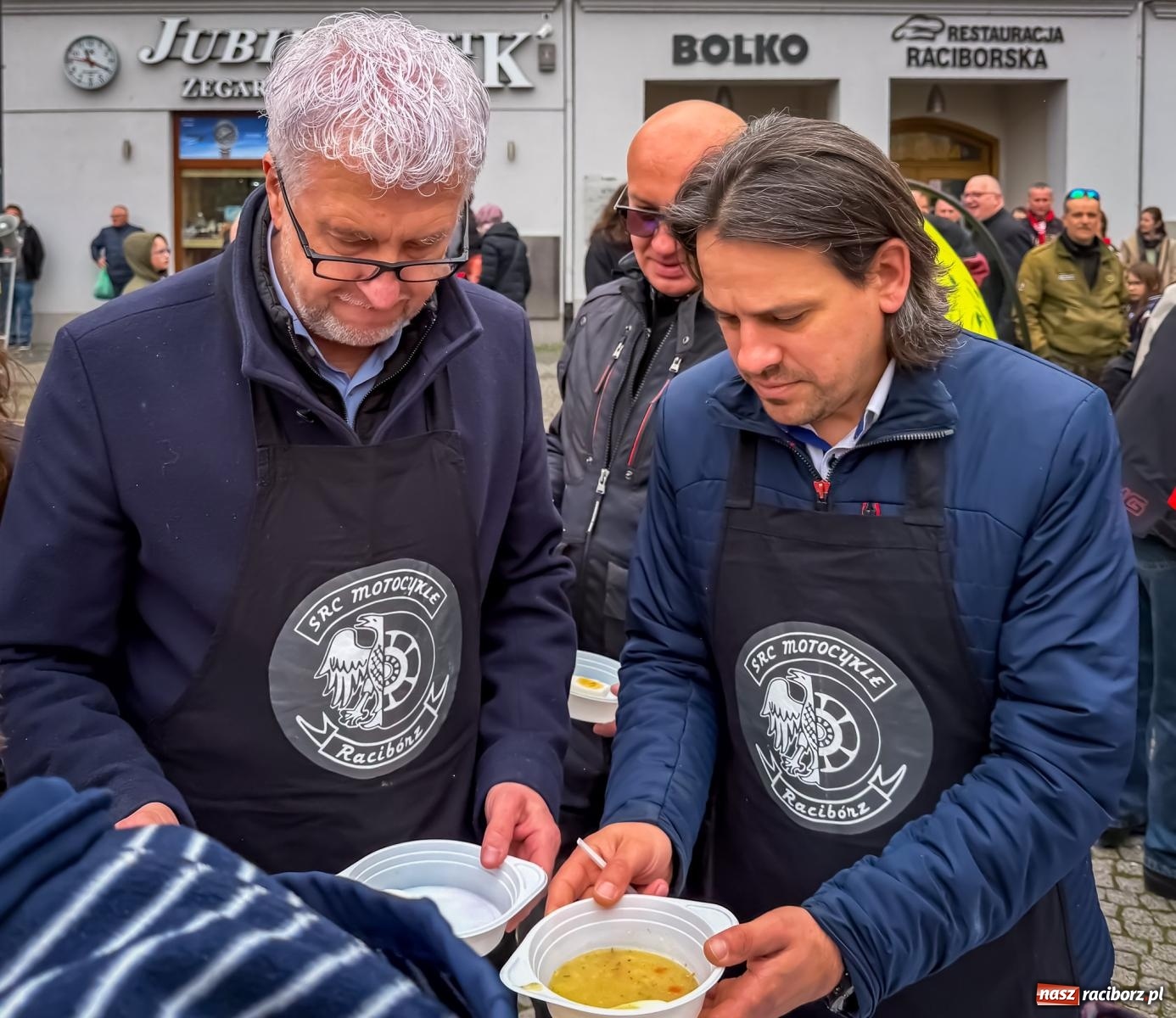 Zdjęcie w galerii na portalu naszraciborz.pl: Święcenie pokarmów wielkanocnych na raciborskim rynku [FOTO i WIDEO] wiadomości z regionu