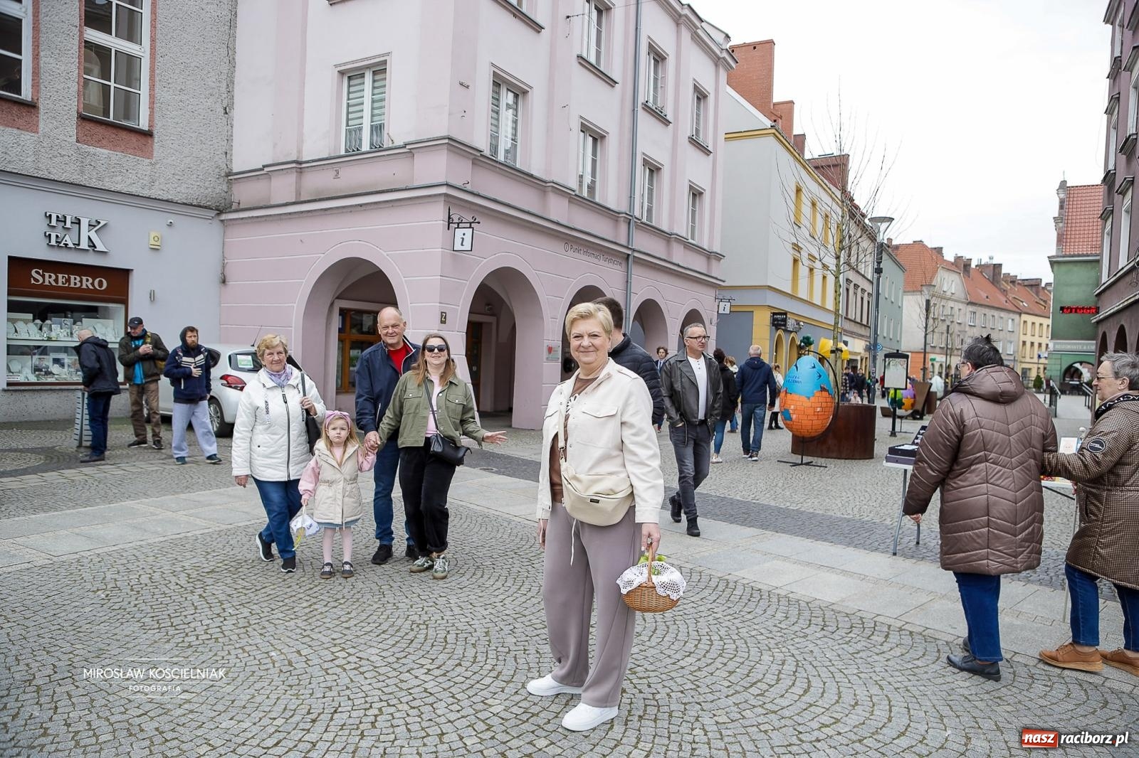Zdjęcie w galerii na portalu naszraciborz.pl: Święcenie pokarmów wielkanocnych na raciborskim rynku [FOTO i WIDEO] wiadomości z regionu