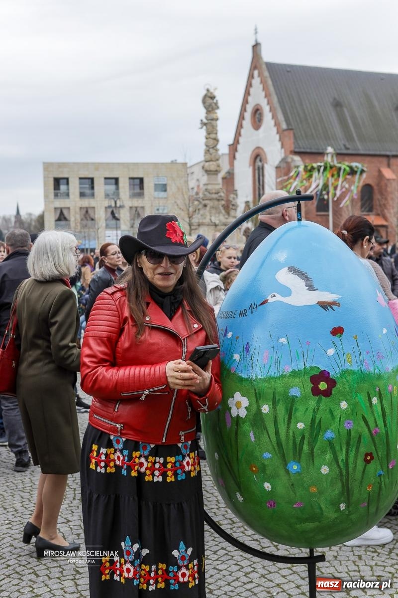 Zdjęcie w galerii na portalu naszraciborz.pl: Święcenie pokarmów wielkanocnych na raciborskim rynku [FOTO i WIDEO] wiadomości z regionu