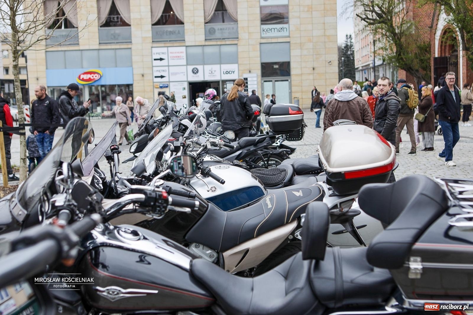 Zdjęcie w galerii na portalu naszraciborz.pl: Święcenie pokarmów wielkanocnych na raciborskim rynku [FOTO i WIDEO] wiadomości z regionu