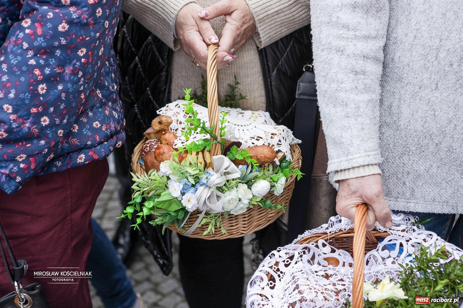 Zdjęcie w galerii na portalu naszraciborz.pl: Święcenie pokarmów wielkanocnych na raciborskim rynku [FOTO i WIDEO] wiadomości z regionu