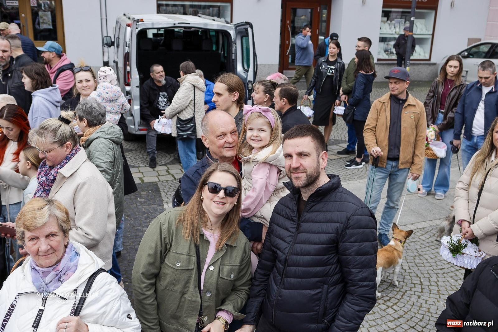 Zdjęcie w galerii na portalu naszraciborz.pl: Święcenie pokarmów wielkanocnych na raciborskim rynku [FOTO i WIDEO] wiadomości z regionu