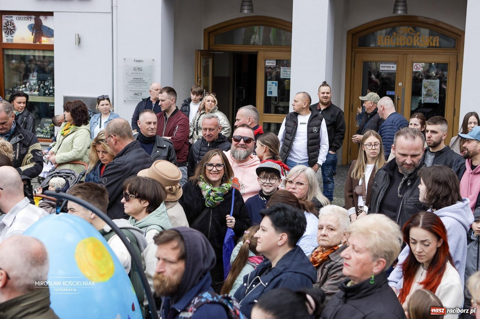 Zdjęcie w galerii na portalu naszraciborz.pl: Święcenie pokarmów wielkanocnych na raciborskim rynku [FOTO i WIDEO] wiadomości z regionu