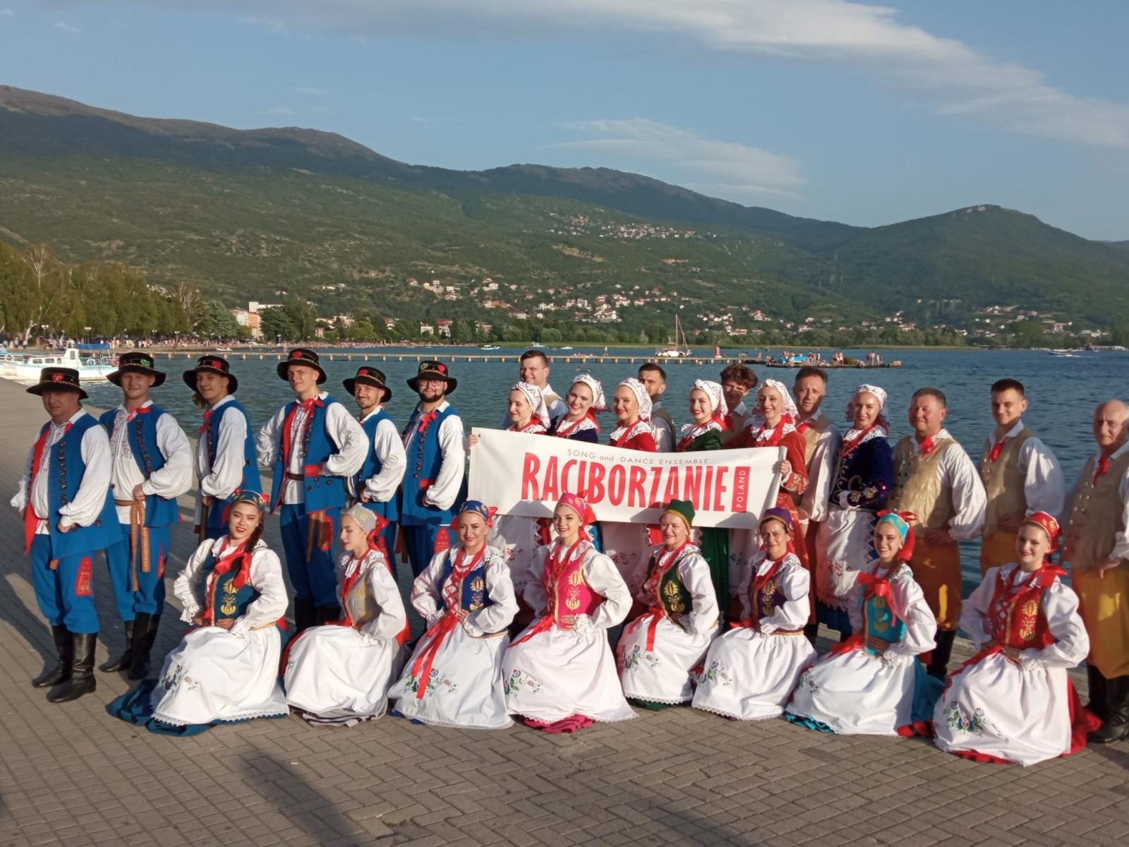 Zdjęcie w galerii na portalu naszraciborz.pl: Taneczna podróż przez siedem regionów Polski wiadomości z regionu