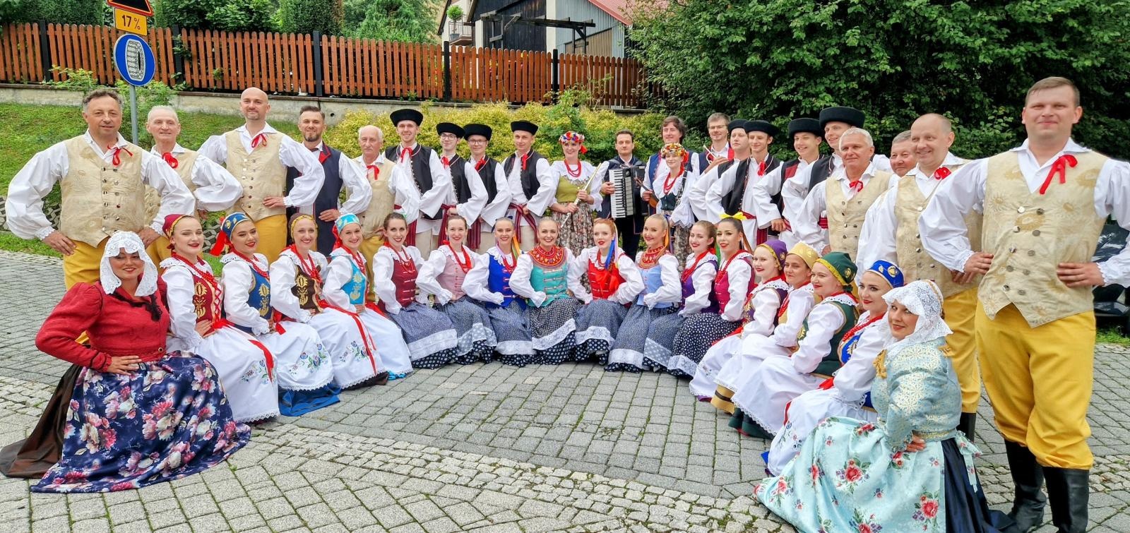 Zdjęcie w galerii na portalu naszraciborz.pl: Taneczna podróż przez siedem regionów Polski wiadomości z regionu