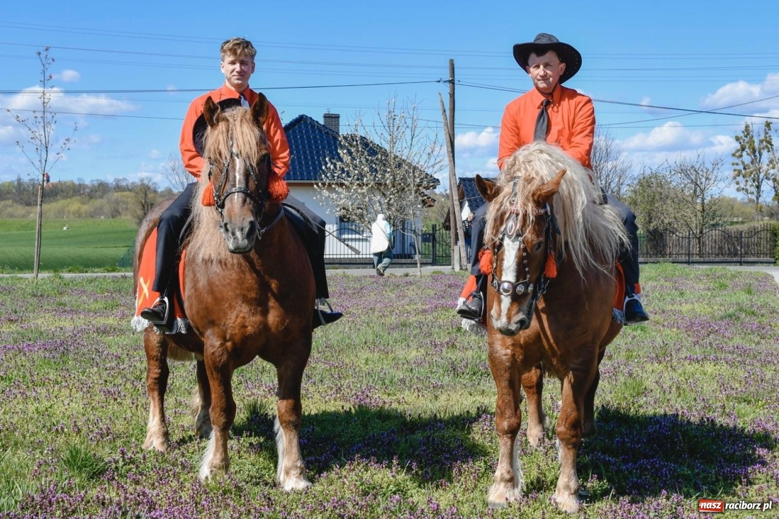 Zdjęcie w galerii na portalu naszraciborz.pl: Wielkanocna procesja konna w Zawadzie Książęcej przeszła polami trójwsi [FOTO i WIDEO] wiadomości z regionu