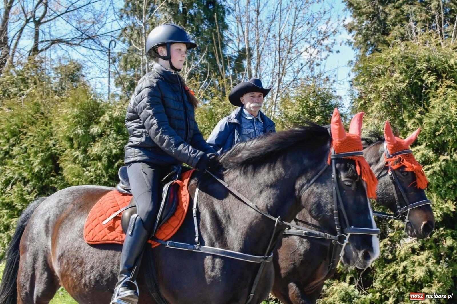 Zdjęcie w galerii na portalu naszraciborz.pl: Wielkanocna procesja konna w Zawadzie Książęcej przeszła polami trójwsi [FOTO i WIDEO] wiadomości z regionu