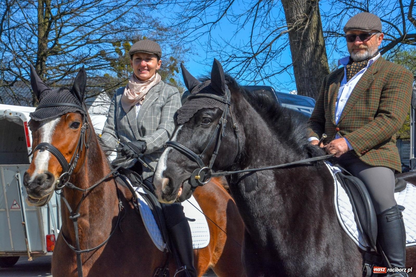 Zdjęcie w galerii na portalu naszraciborz.pl: Pietrowice Wielkie: 101 koni, policjanci w siodle i husaria - wielkanocna tradycja procesji błagalnej [FOTO i WIDEO] wiadomości z regionu