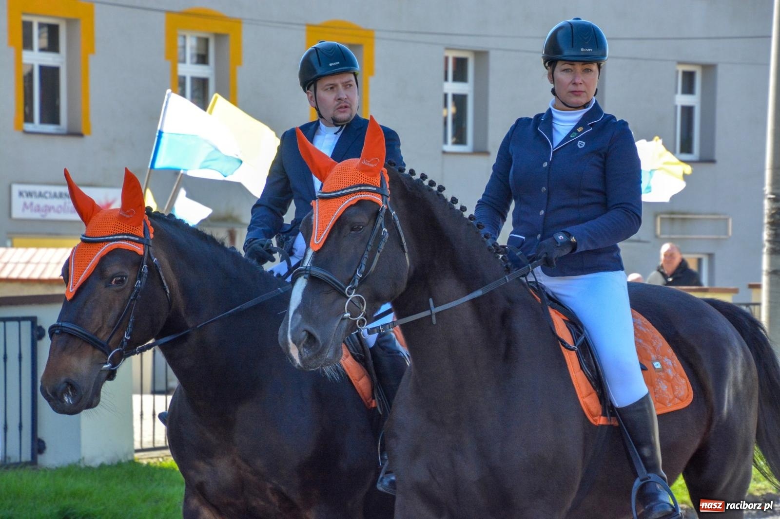 Zdjęcie w galerii na portalu naszraciborz.pl: Pietrowice Wielkie: 101 koni, policjanci w siodle i husaria - wielkanocna tradycja procesji błagalnej [FOTO i WIDEO] wiadomości z regionu