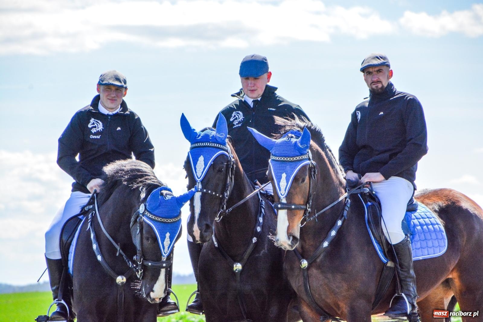 Zdjęcie w galerii na portalu naszraciborz.pl: Bieńkowice: średniowieczna tradycja wciąż żywa - ponad sto koni w procesji [FOTO i WIDEO] wiadomości z regionu