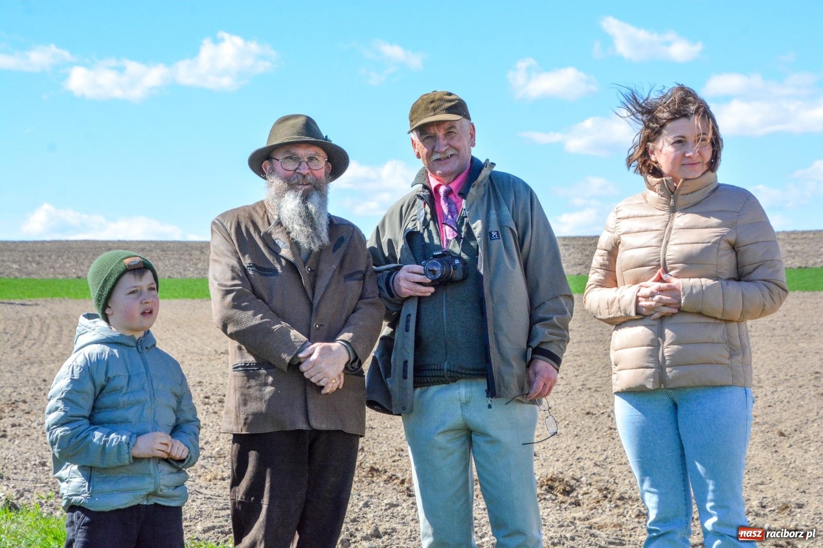 Zdjęcie w galerii na portalu naszraciborz.pl: Bieńkowice: średniowieczna tradycja wciąż żywa - ponad sto koni w procesji [FOTO i WIDEO] wiadomości z regionu