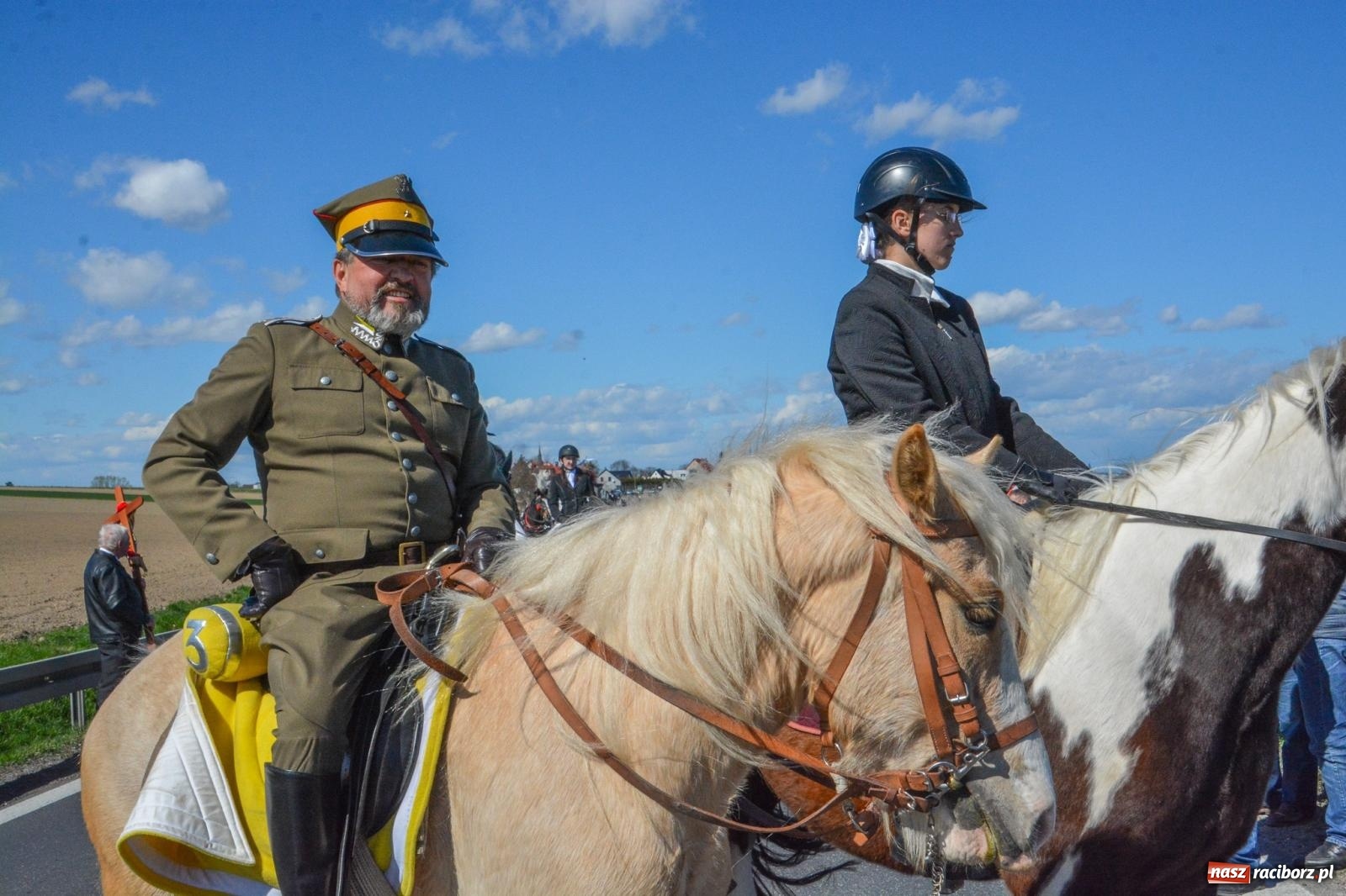 Zdjęcie w galerii na portalu naszraciborz.pl: Racibórz-Sudół: wielkanocna procesja konna z tradycją i modlitwą o urodzaj wiadomości z regionu