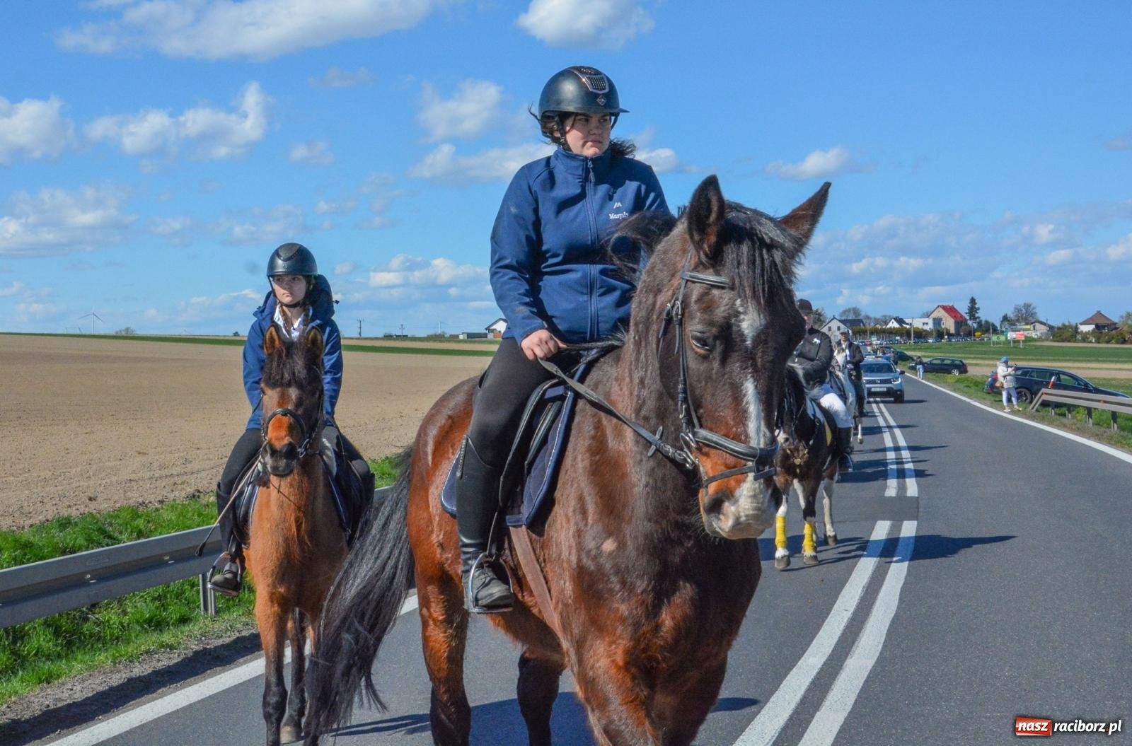 Zdjęcie w galerii na portalu naszraciborz.pl: Racibórz-Sudół: wielkanocna procesja konna z tradycją i modlitwą o urodzaj wiadomości z regionu