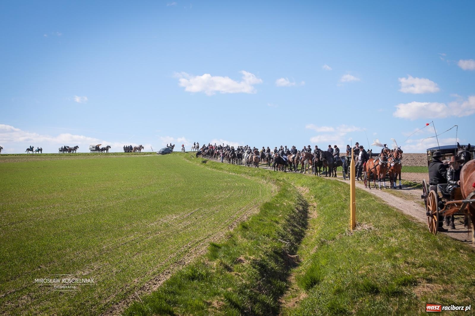 Zdjęcie w galerii na portalu naszraciborz.pl: Wielkanocny objazd pól w powiecie raciborskim [BIEŃKOWICE, PIETROWICE WLK., SUDÓŁ] wiadomości z regionu