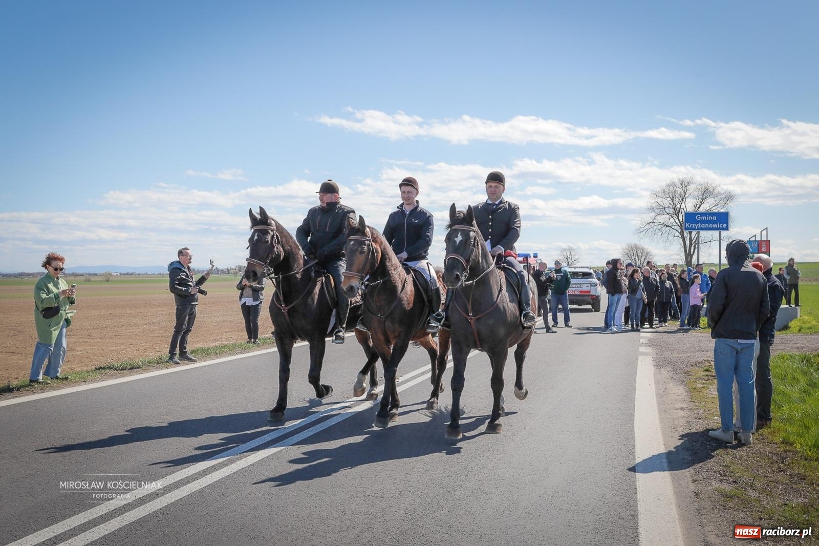 Zdjęcie w galerii na portalu naszraciborz.pl: Wielkanocny objazd pól w powiecie raciborskim [BIEŃKOWICE, PIETROWICE WLK., SUDÓŁ] wiadomości z regionu