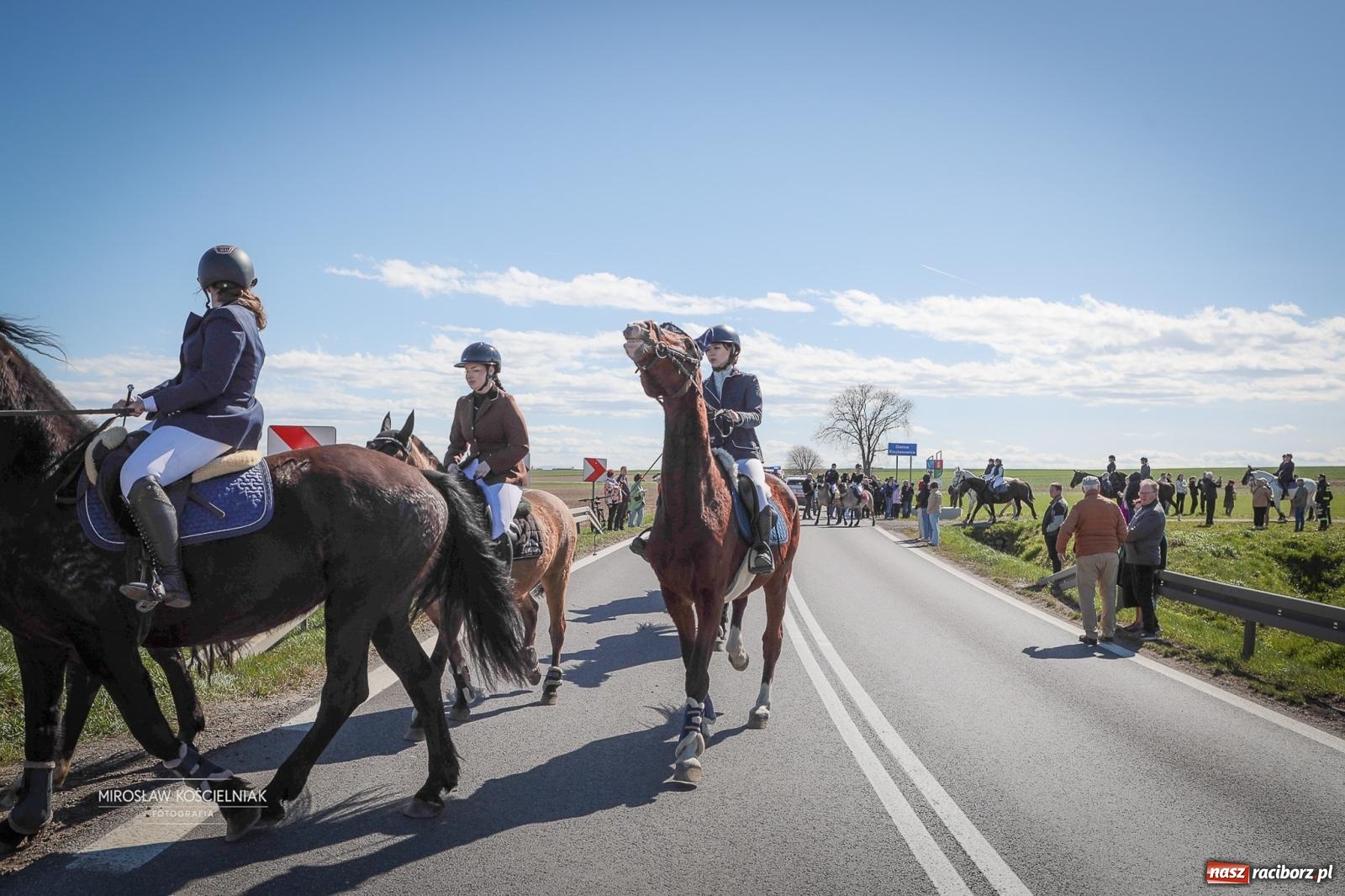 Zdjęcie w galerii na portalu naszraciborz.pl: Wielkanocny objazd pól w powiecie raciborskim [BIEŃKOWICE, PIETROWICE WLK., SUDÓŁ] wiadomości z regionu