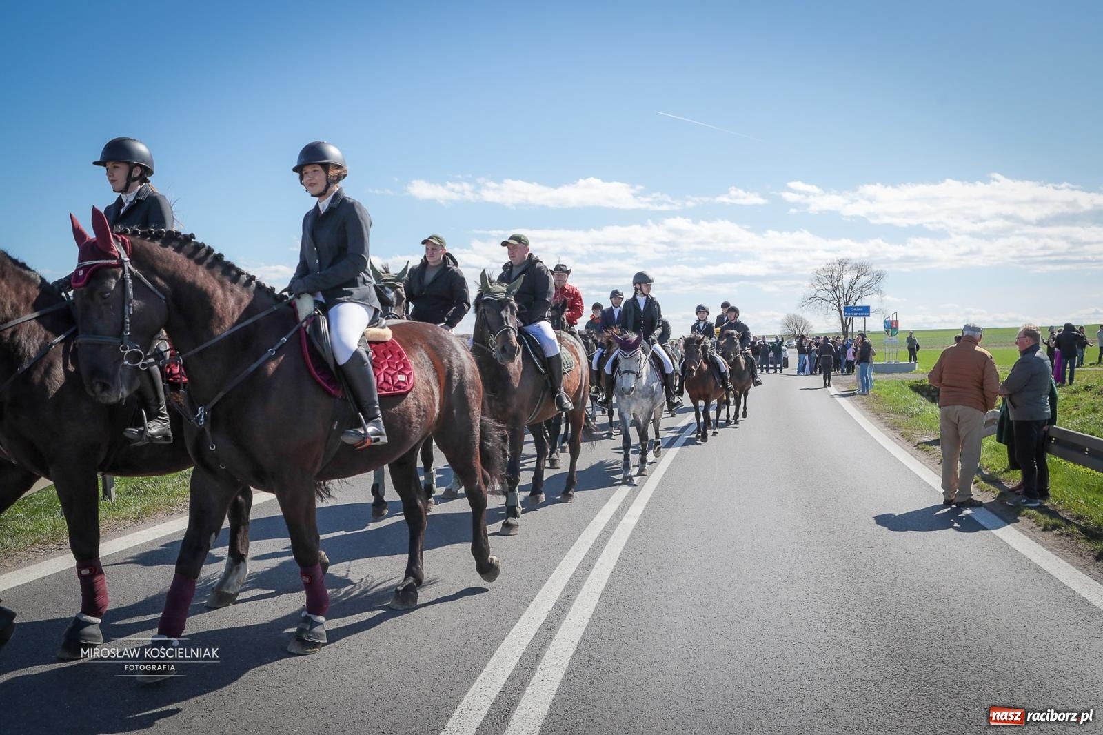 Zdjęcie w galerii na portalu naszraciborz.pl: Wielkanocny objazd pól w powiecie raciborskim [BIEŃKOWICE, PIETROWICE WLK., SUDÓŁ] wiadomości z regionu