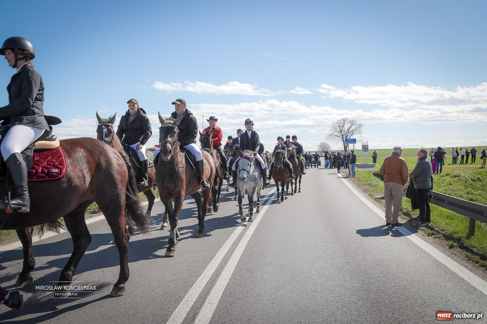 Zdjęcie w galerii na portalu naszraciborz.pl: Wielkanocny objazd pól w powiecie raciborskim [BIEŃKOWICE, PIETROWICE WLK., SUDÓŁ] wiadomości z regionu