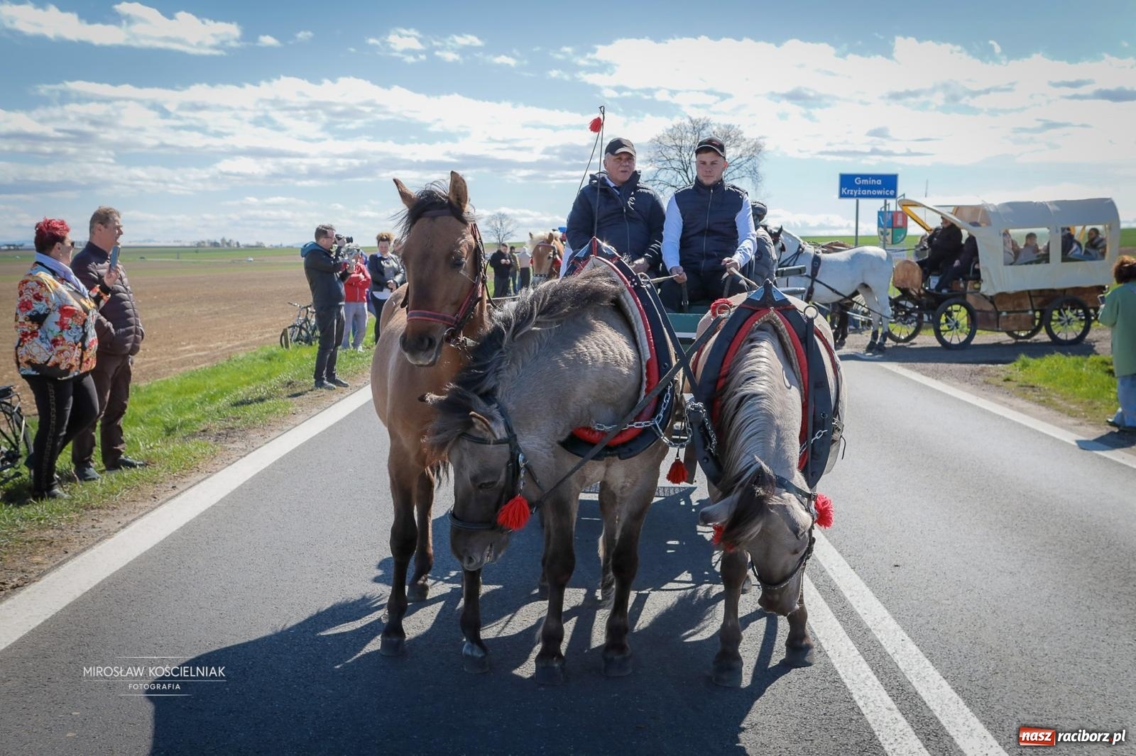 Zdjęcie w galerii na portalu naszraciborz.pl: Wielkanocny objazd pól w powiecie raciborskim [BIEŃKOWICE, PIETROWICE WLK., SUDÓŁ] wiadomości z regionu