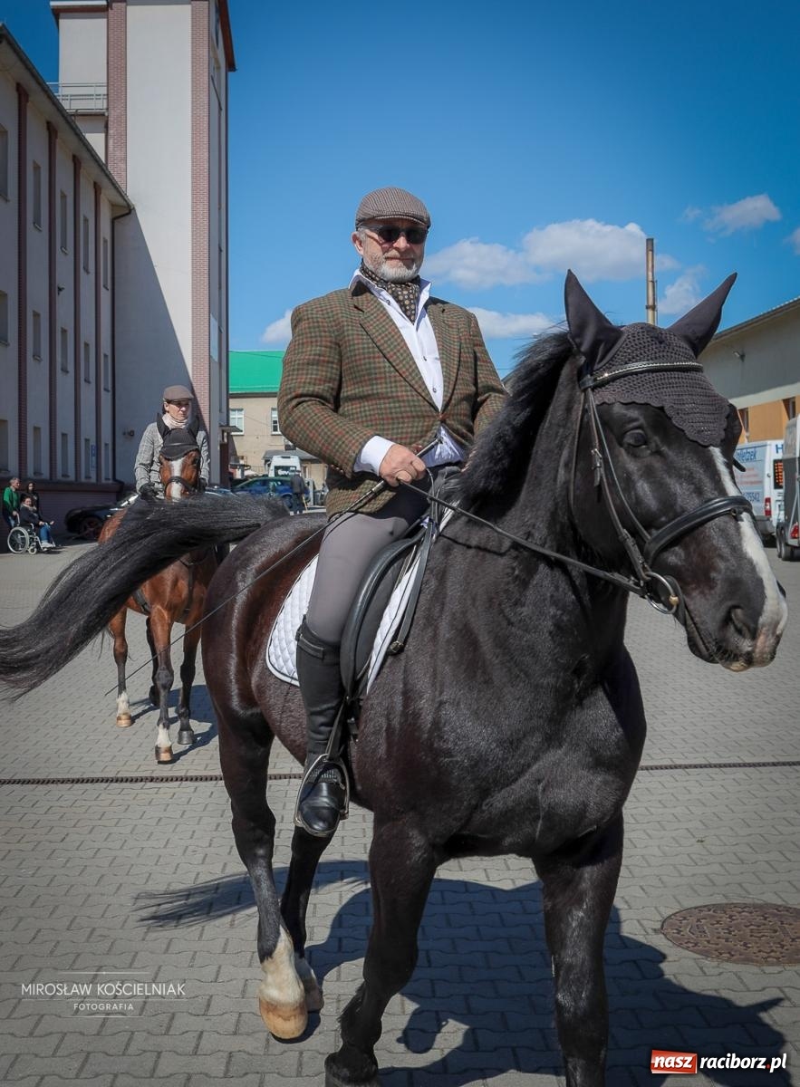 Zdjęcie w galerii na portalu naszraciborz.pl: Wielkanocny objazd pól w powiecie raciborskim [BIEŃKOWICE, PIETROWICE WLK., SUDÓŁ] wiadomości z regionu