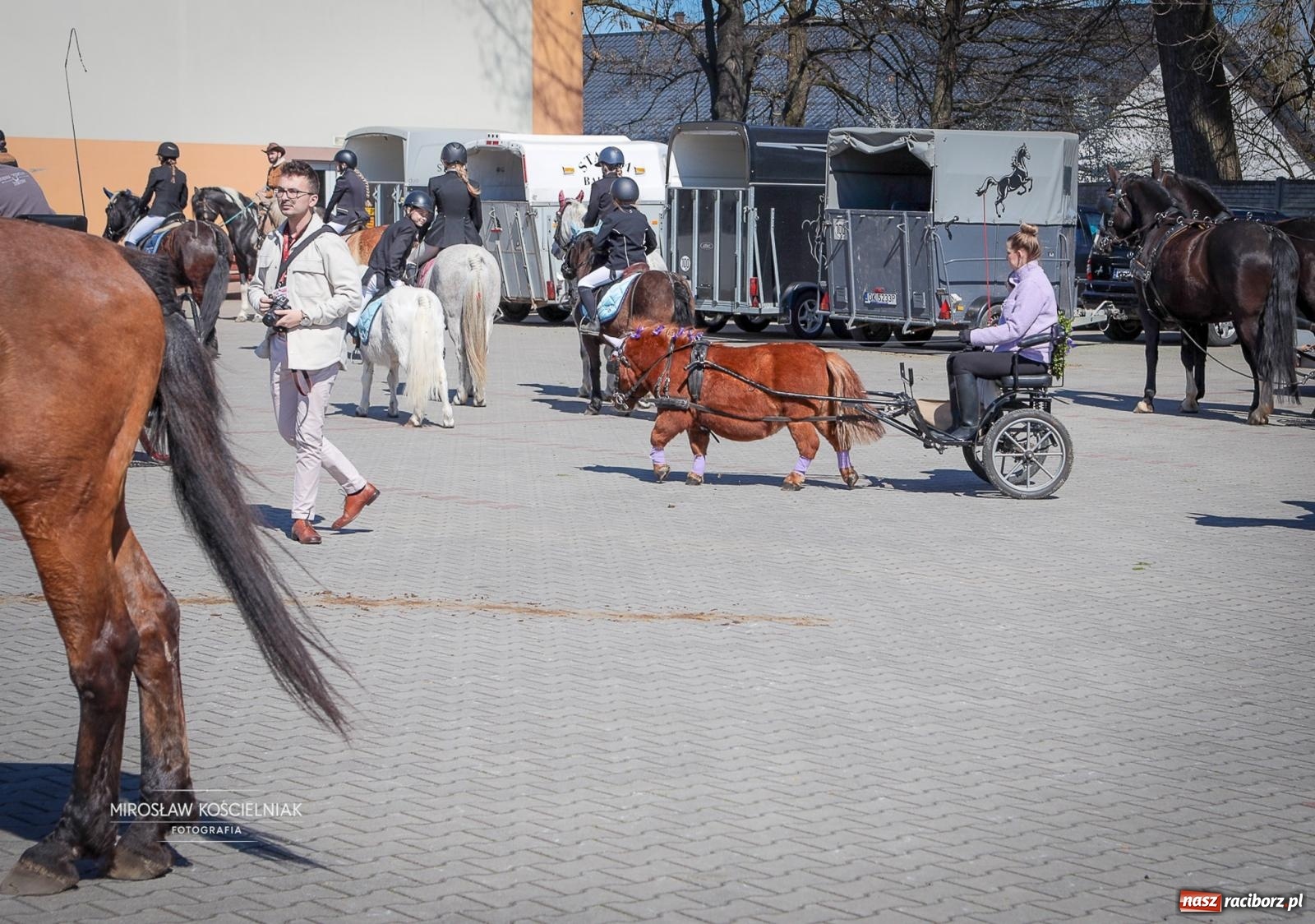 Zdjęcie w galerii na portalu naszraciborz.pl: Wielkanocny objazd pól w powiecie raciborskim [BIEŃKOWICE, PIETROWICE WLK., SUDÓŁ] wiadomości z regionu