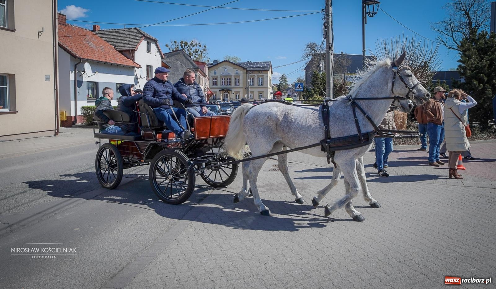 Zdjęcie w galerii na portalu naszraciborz.pl: Wielkanocny objazd pól w powiecie raciborskim [BIEŃKOWICE, PIETROWICE WLK., SUDÓŁ] wiadomości z regionu