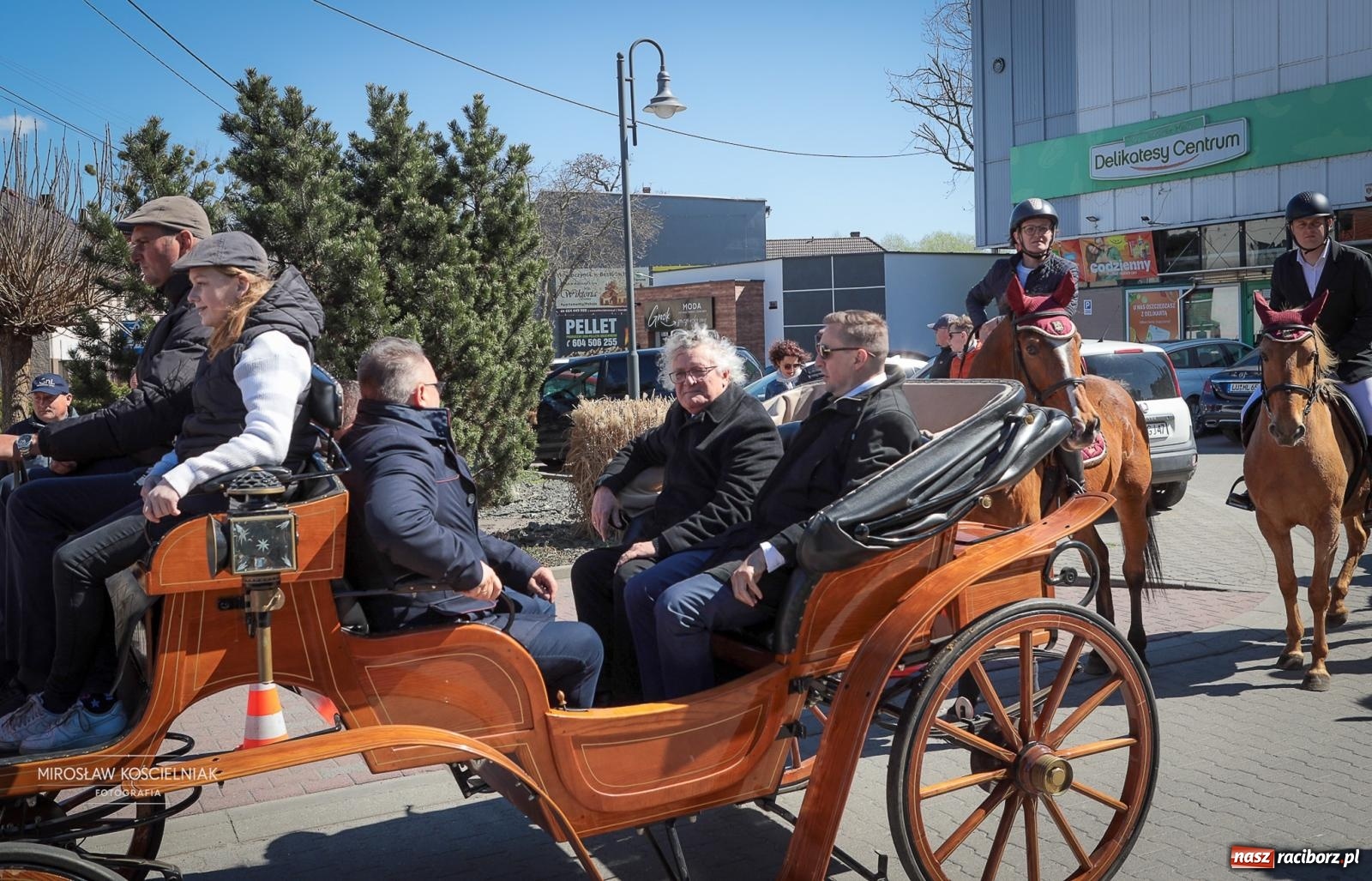 Zdjęcie w galerii na portalu naszraciborz.pl: Wielkanocny objazd pól w powiecie raciborskim [BIEŃKOWICE, PIETROWICE WLK., SUDÓŁ] wiadomości z regionu
