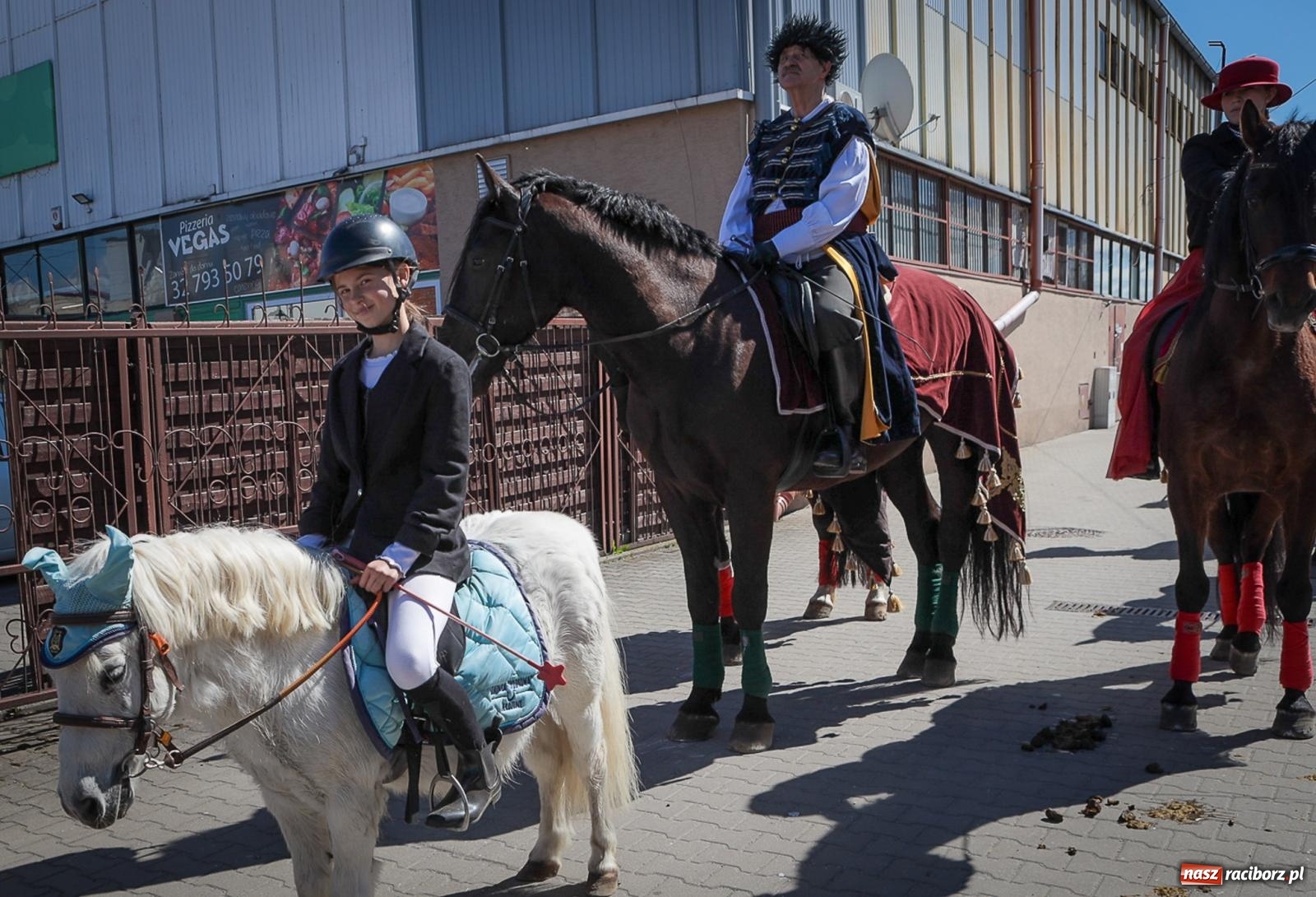 Zdjęcie w galerii na portalu naszraciborz.pl: Wielkanocny objazd pól w powiecie raciborskim [BIEŃKOWICE, PIETROWICE WLK., SUDÓŁ] wiadomości z regionu