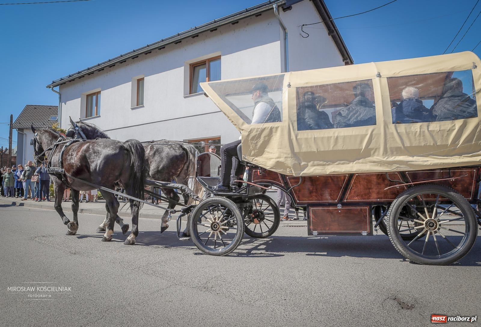 Zdjęcie w galerii na portalu naszraciborz.pl: Wielkanocny objazd pól w powiecie raciborskim [BIEŃKOWICE, PIETROWICE WLK., SUDÓŁ] wiadomości z regionu