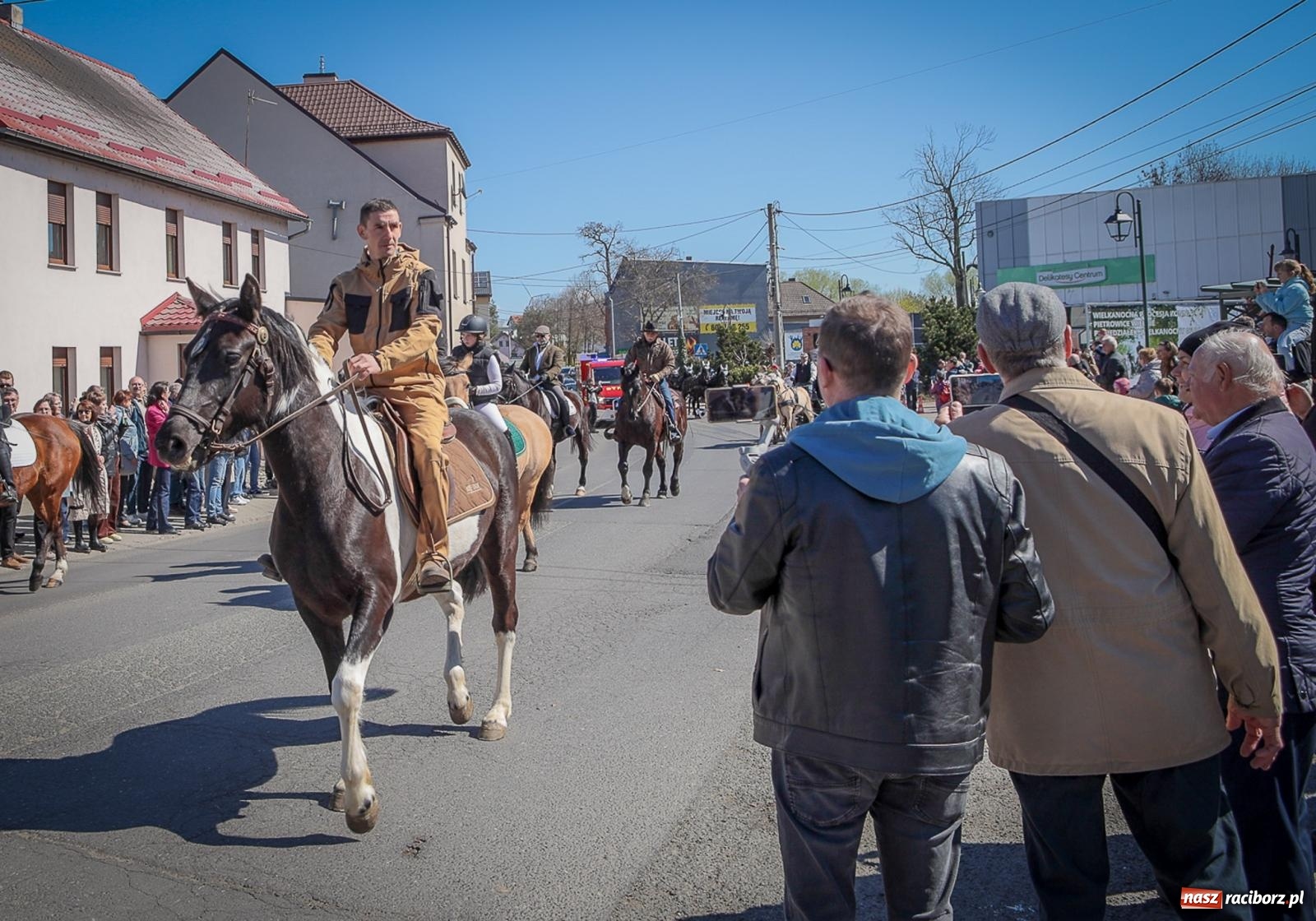 Zdjęcie w galerii na portalu naszraciborz.pl: Wielkanocny objazd pól w powiecie raciborskim [BIEŃKOWICE, PIETROWICE WLK., SUDÓŁ] wiadomości z regionu