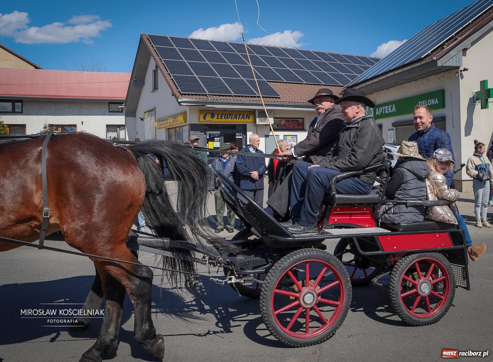 Zdjęcie w galerii na portalu naszraciborz.pl: Wielkanocny objazd pól w powiecie raciborskim [BIEŃKOWICE, PIETROWICE WLK., SUDÓŁ] wiadomości z regionu