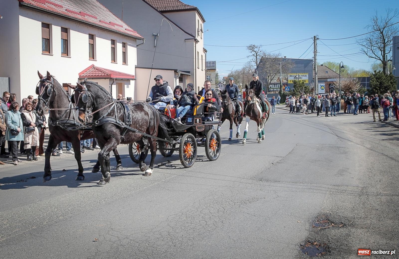 Zdjęcie w galerii na portalu naszraciborz.pl: Wielkanocny objazd pól w powiecie raciborskim [BIEŃKOWICE, PIETROWICE WLK., SUDÓŁ] wiadomości z regionu