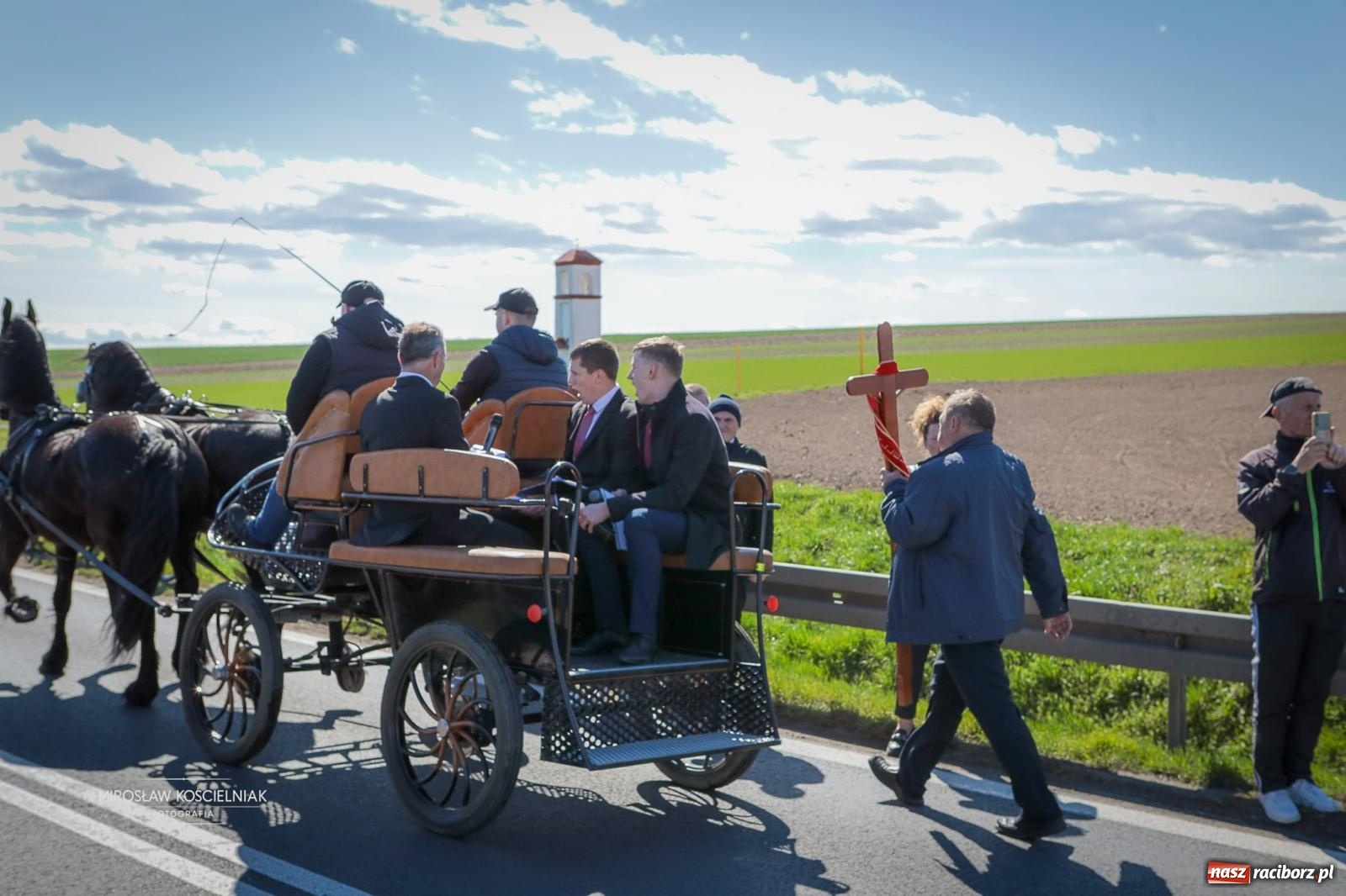 Zdjęcie w galerii na portalu naszraciborz.pl: Wielkanocny objazd pól w powiecie raciborskim [BIEŃKOWICE, PIETROWICE WLK., SUDÓŁ] wiadomości z regionu