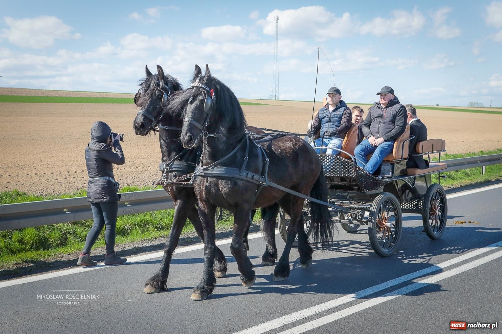 Zdjęcie w galerii na portalu naszraciborz.pl: Wielkanocny objazd pól w powiecie raciborskim [BIEŃKOWICE, PIETROWICE WLK., SUDÓŁ] wiadomości z regionu