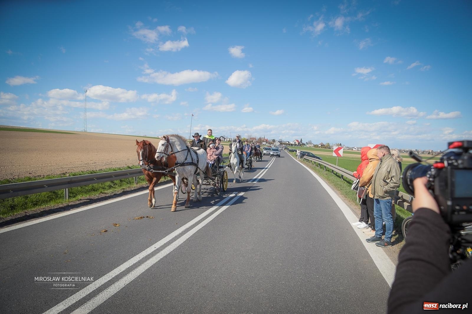 Zdjęcie w galerii na portalu naszraciborz.pl: Wielkanocny objazd pól w powiecie raciborskim [BIEŃKOWICE, PIETROWICE WLK., SUDÓŁ] wiadomości z regionu